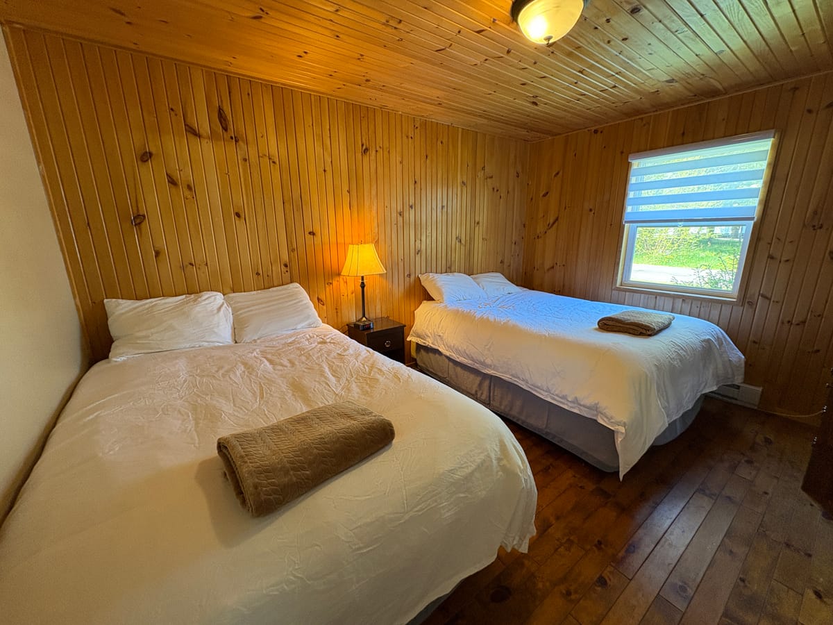 Lanes Riverhouse Inn & Cottages — 2
