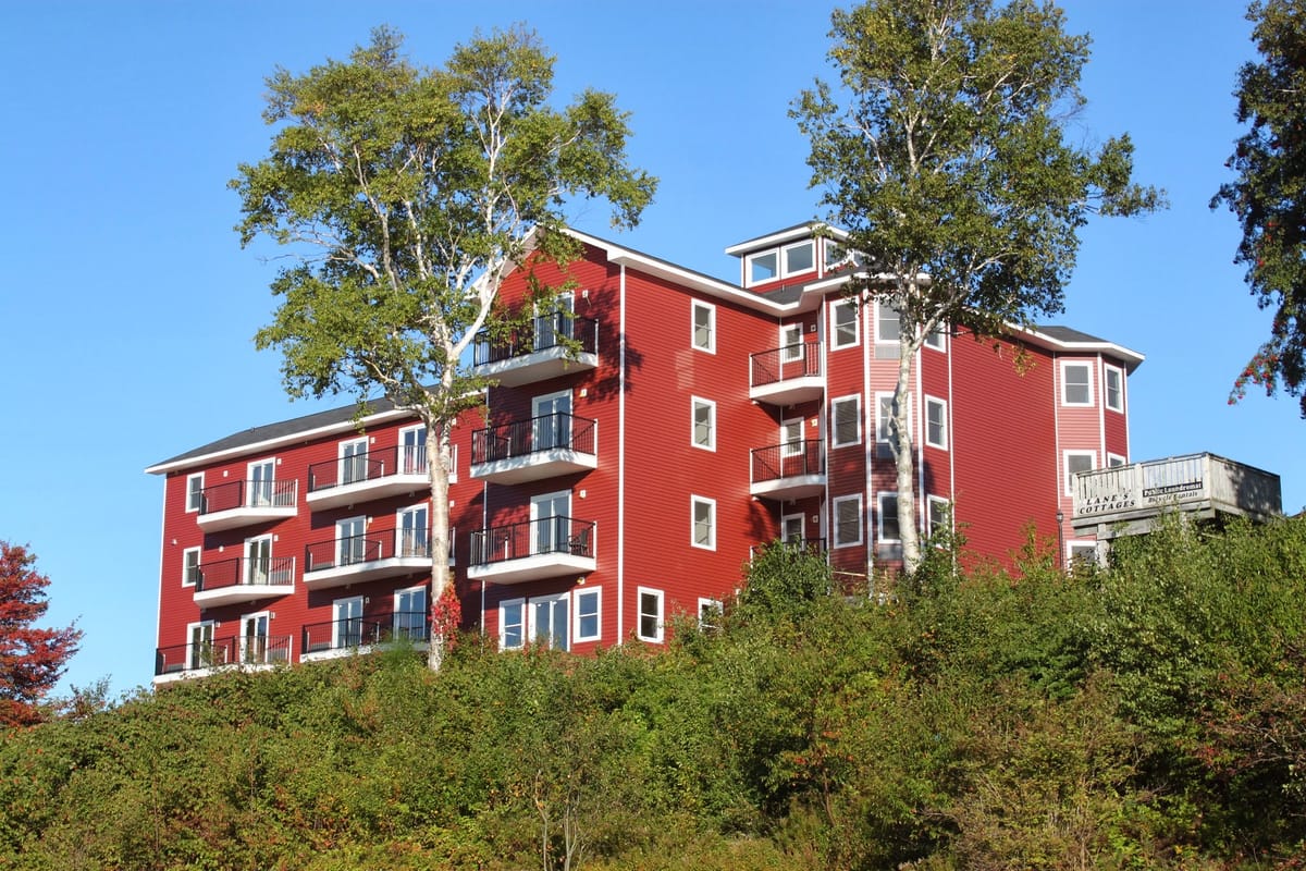 Lanes Riverhouse Inn & Cottages — 3