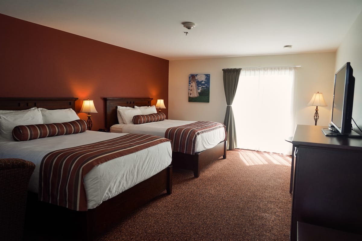 Lanes Riverhouse Inn & Cottages — 4