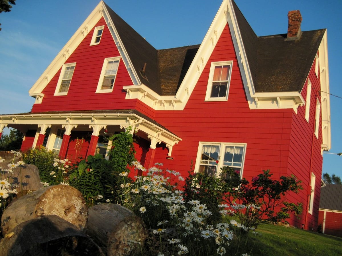 Mary MacQueen's By-The-Sea Bed & Breakfast — 2