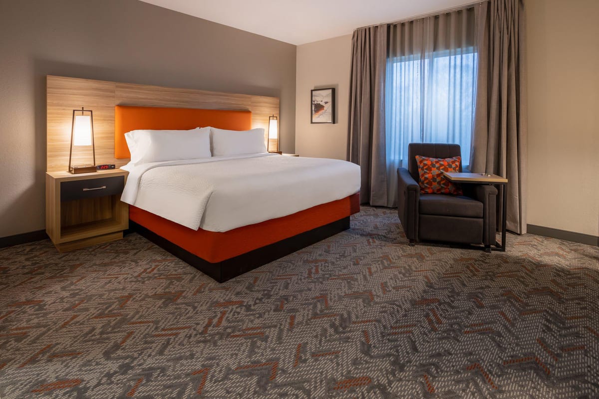 Candlewood Suites Building 2250 — 3
