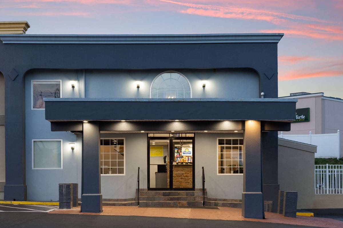 Days Inn by Wyndham Aberdeen — 3