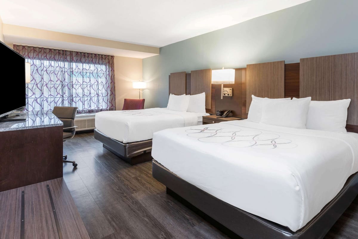La Quinta Inn & Suites by Wyndham Aberdeen-APG — 1