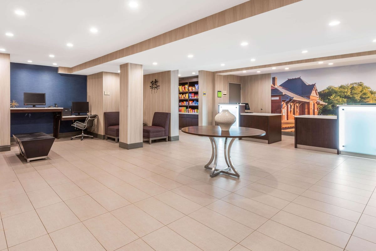 La Quinta Inn & Suites by Wyndham Aberdeen-APG — 3