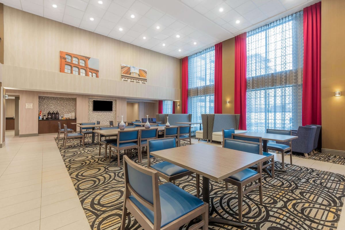 La Quinta Inn & Suites by Wyndham Aberdeen-APG — 5