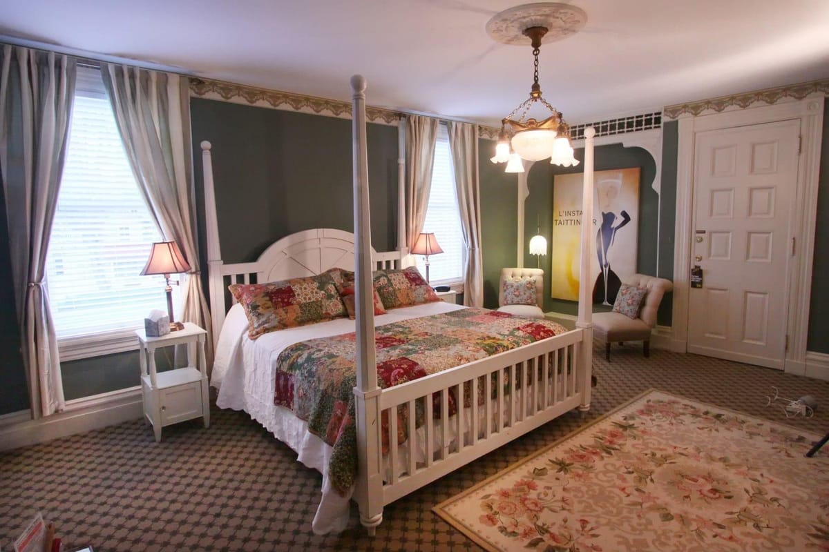 Vandiver Inn — 3