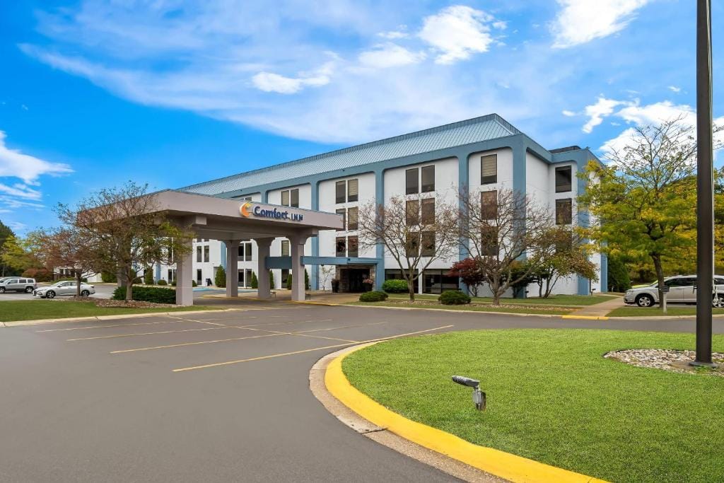 Comfort Inn Cadillac — 1