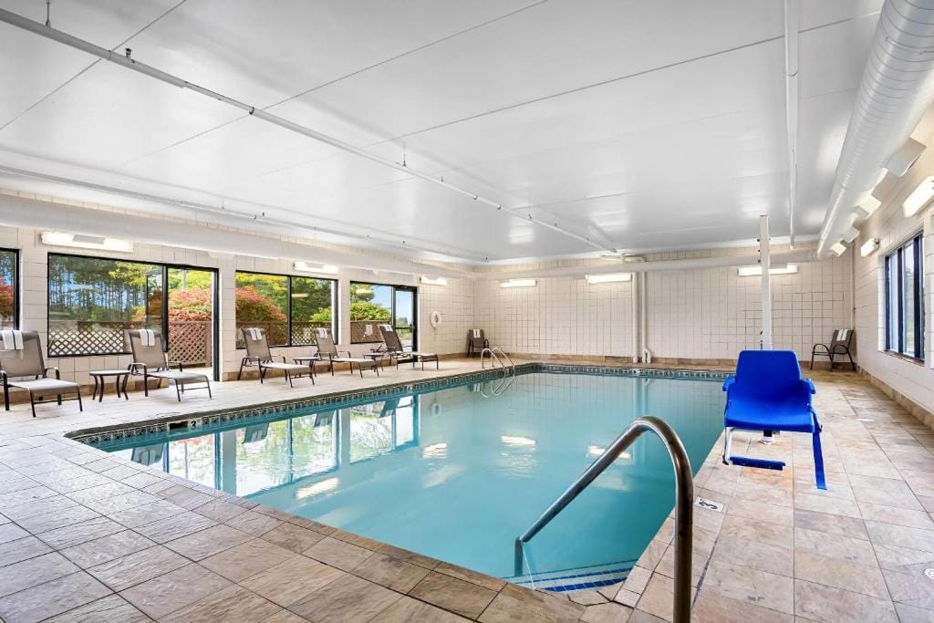 Comfort Inn Cadillac — 4