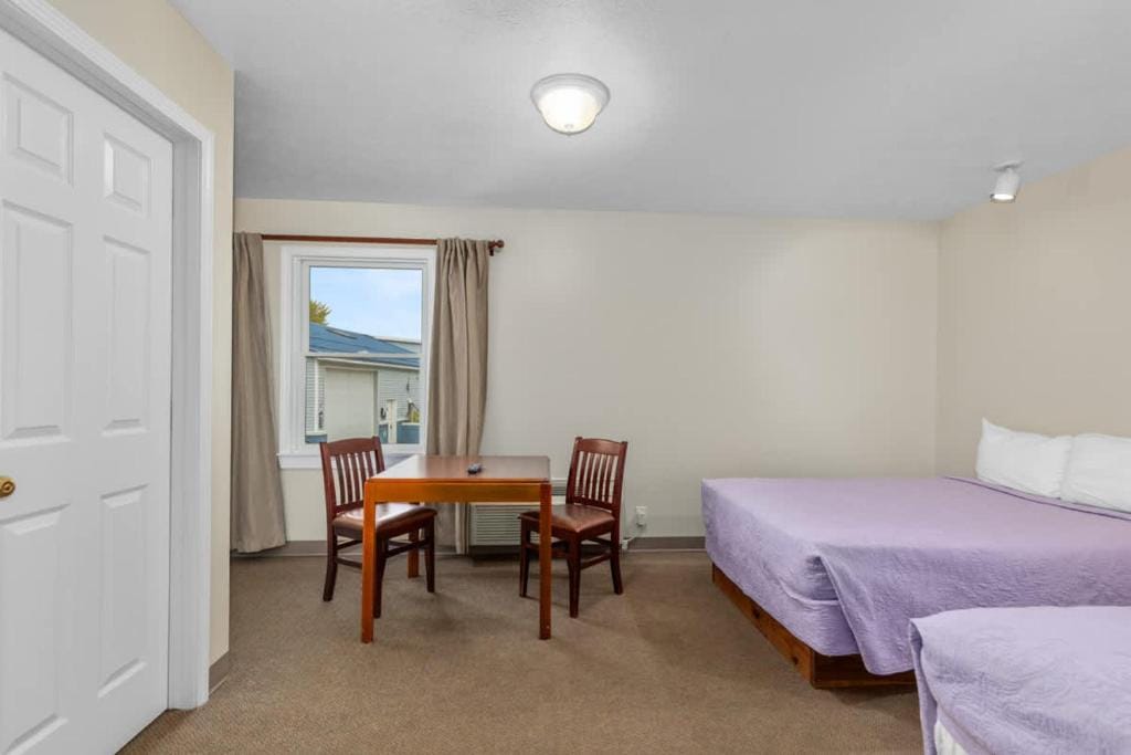 Cozy Stay in Lake City- 2 Double Beds suite — 1