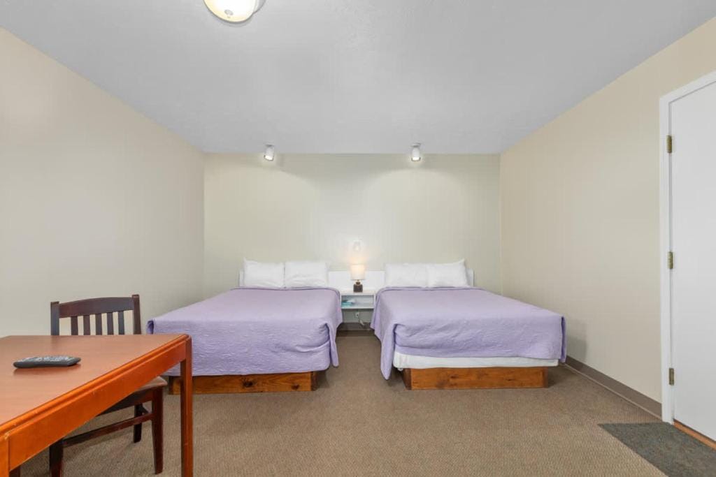 Cozy Stay in Lake City- 2 Double Beds suite — 2