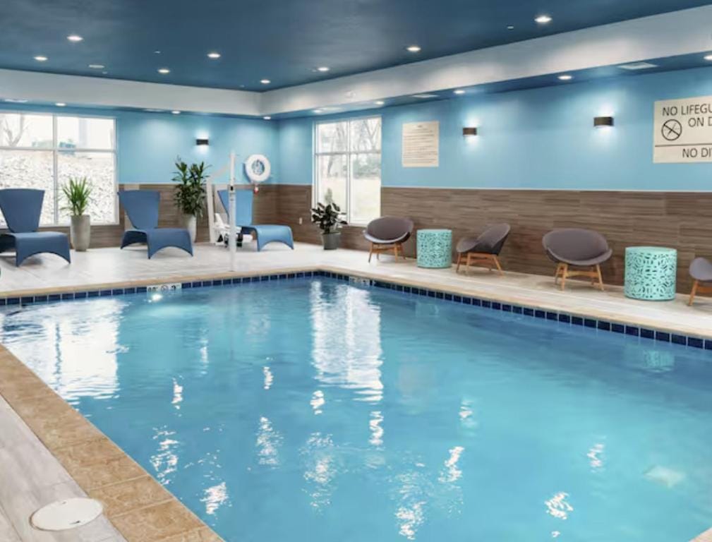 Hampton Inn & Suites Cadillac — 4