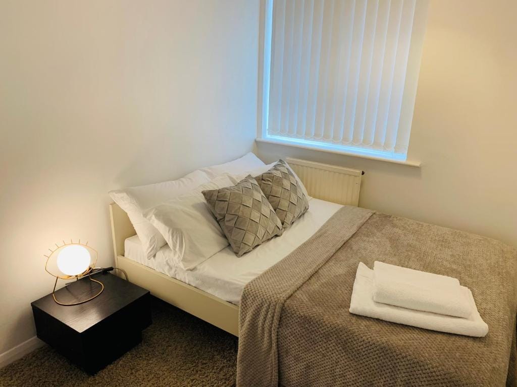 3 Bedroom Cozy House in Reading — 3