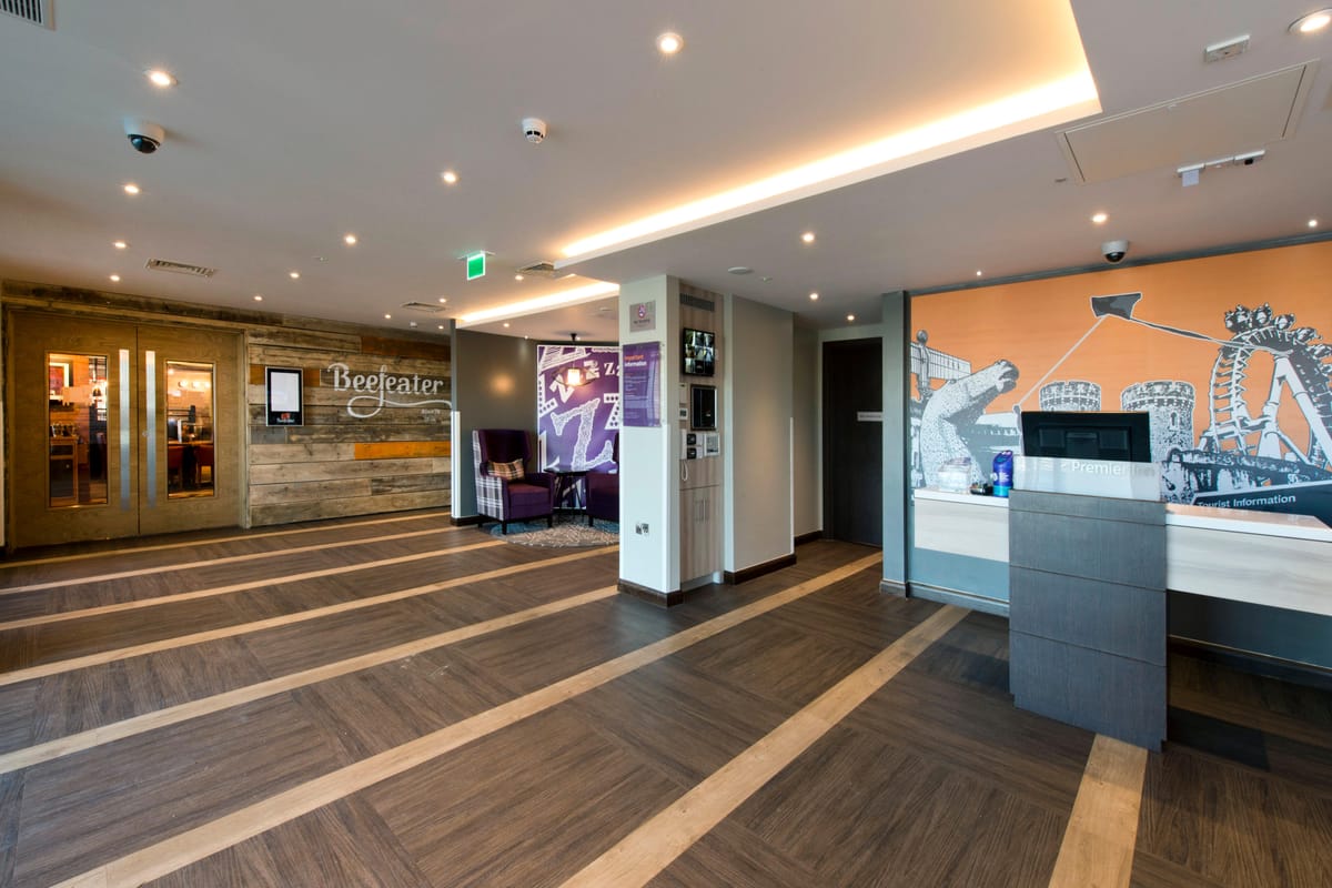 Premier Inn Reading South (Reading Gateway, M4/J11) hotel — 2