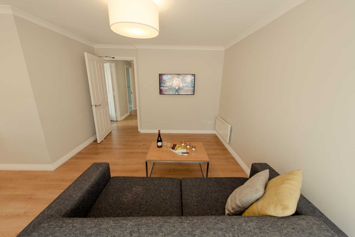 PREMIER SUITES - Serviced Apartments Reading — 2