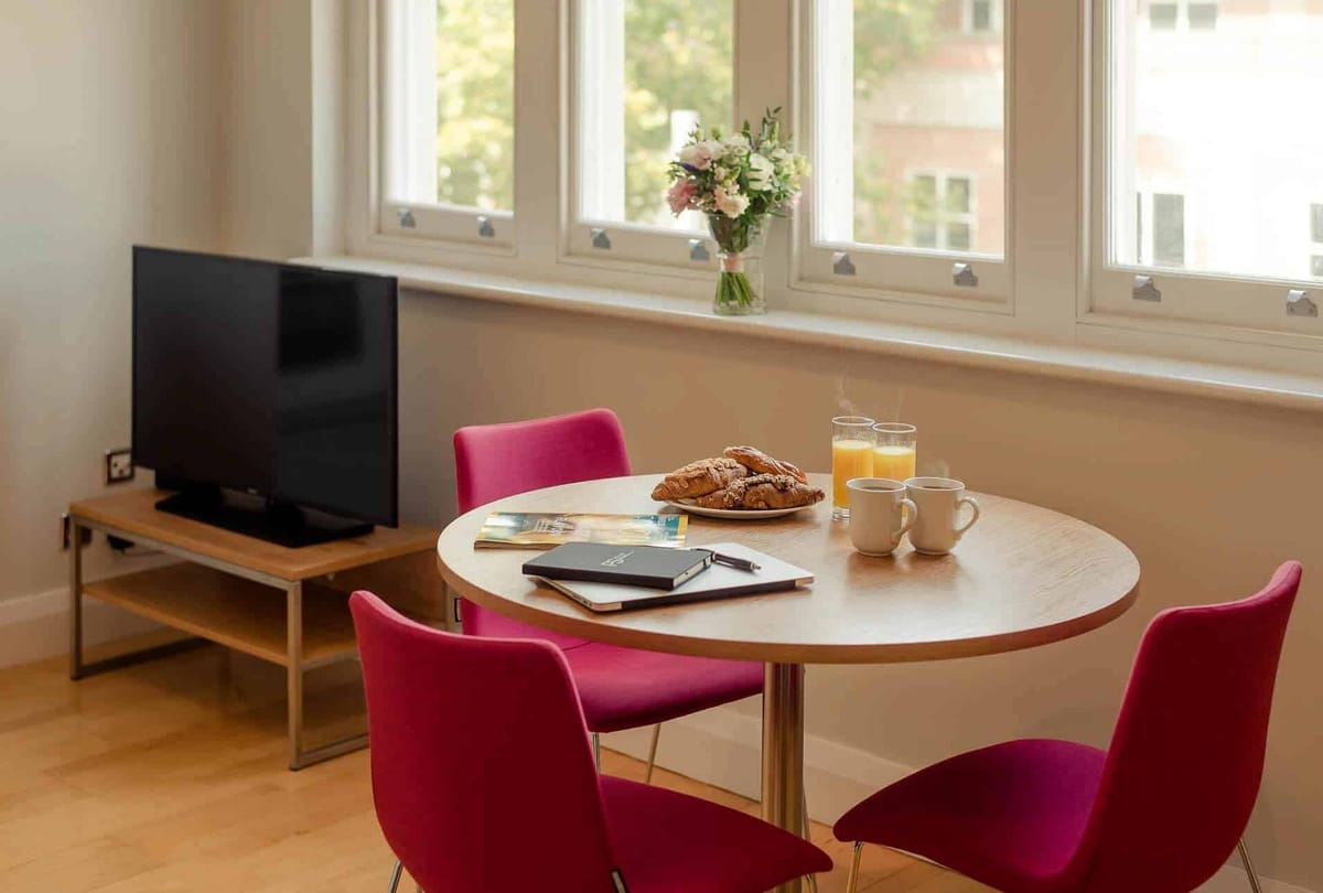 PREMIER SUITES - Serviced Apartments Reading — 5