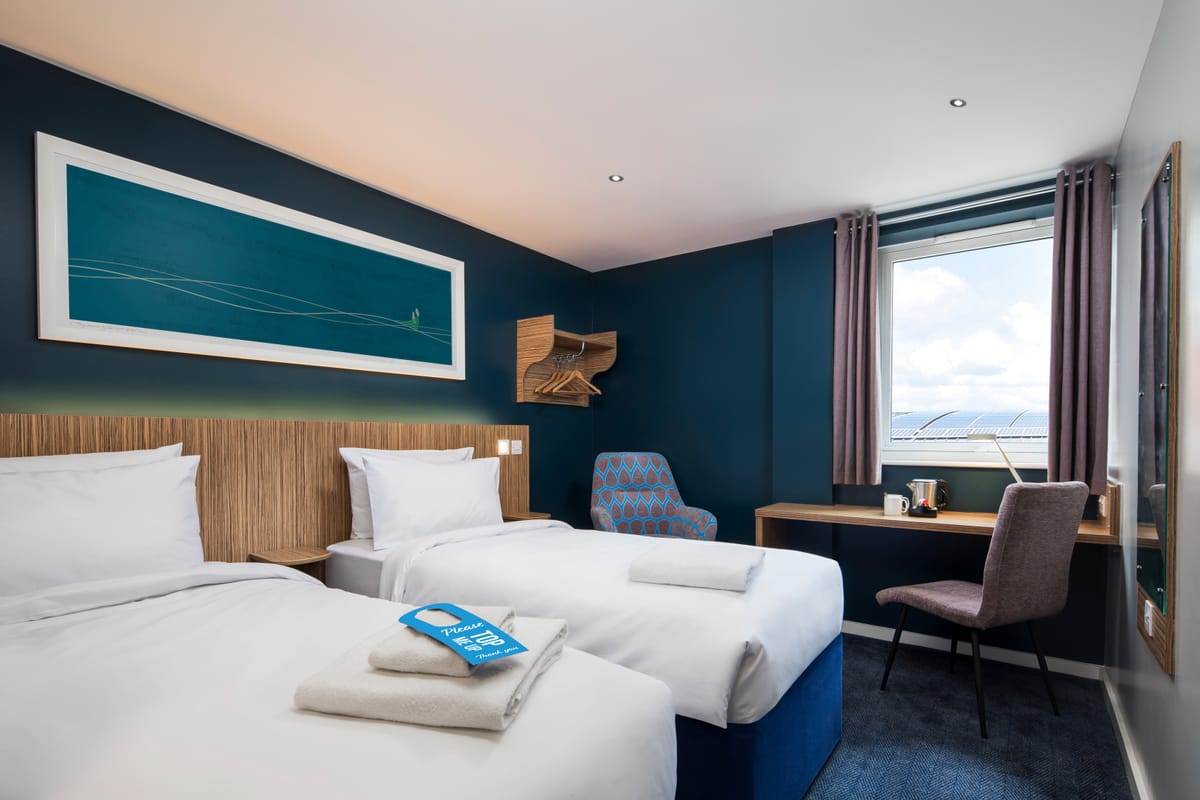 Travelodge Reading M4 Westbound — 1