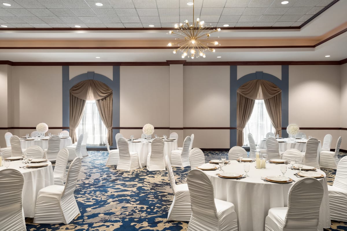 Embassy Suites by Hilton Cleveland Rockside — 5