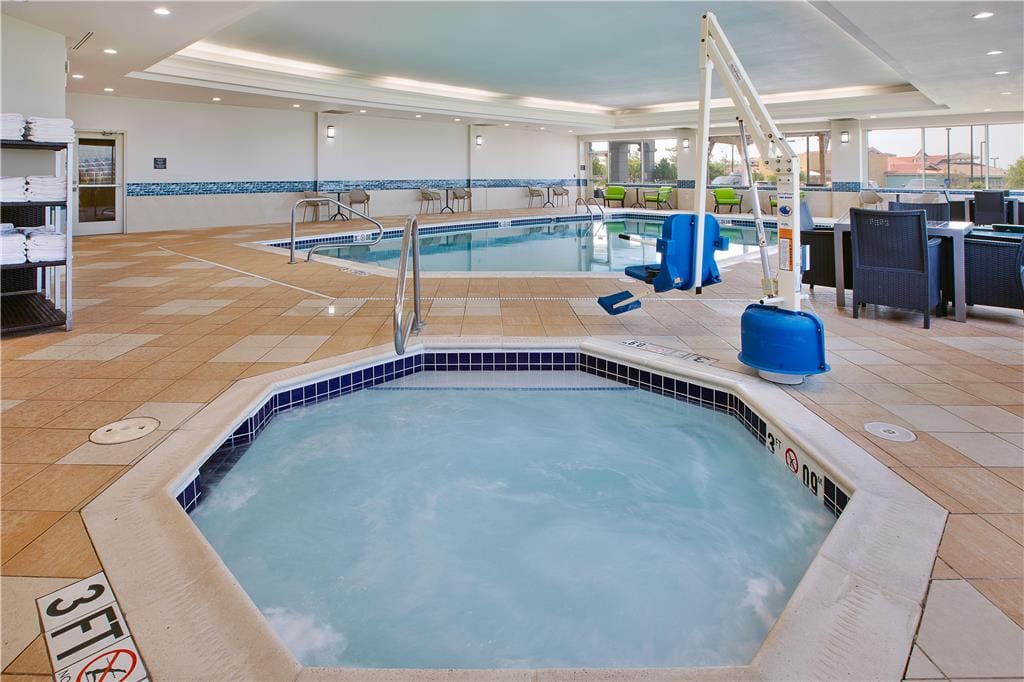 Hampton Inn & Suites Cleveland-Beachwood — 1