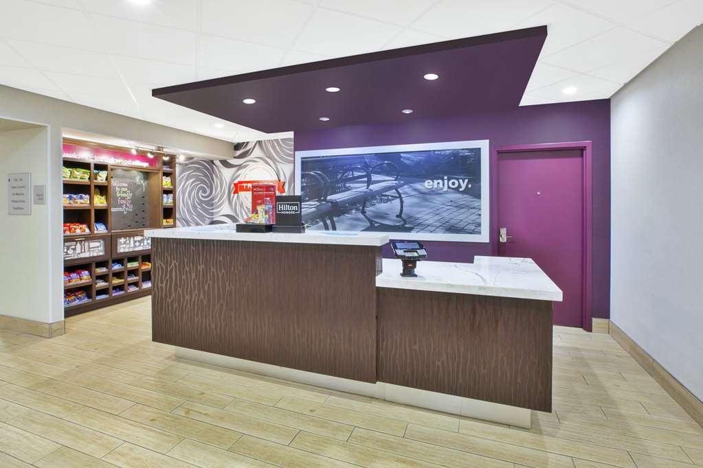 Hampton Inn & Suites Oakwood Village-Cleveland — 1