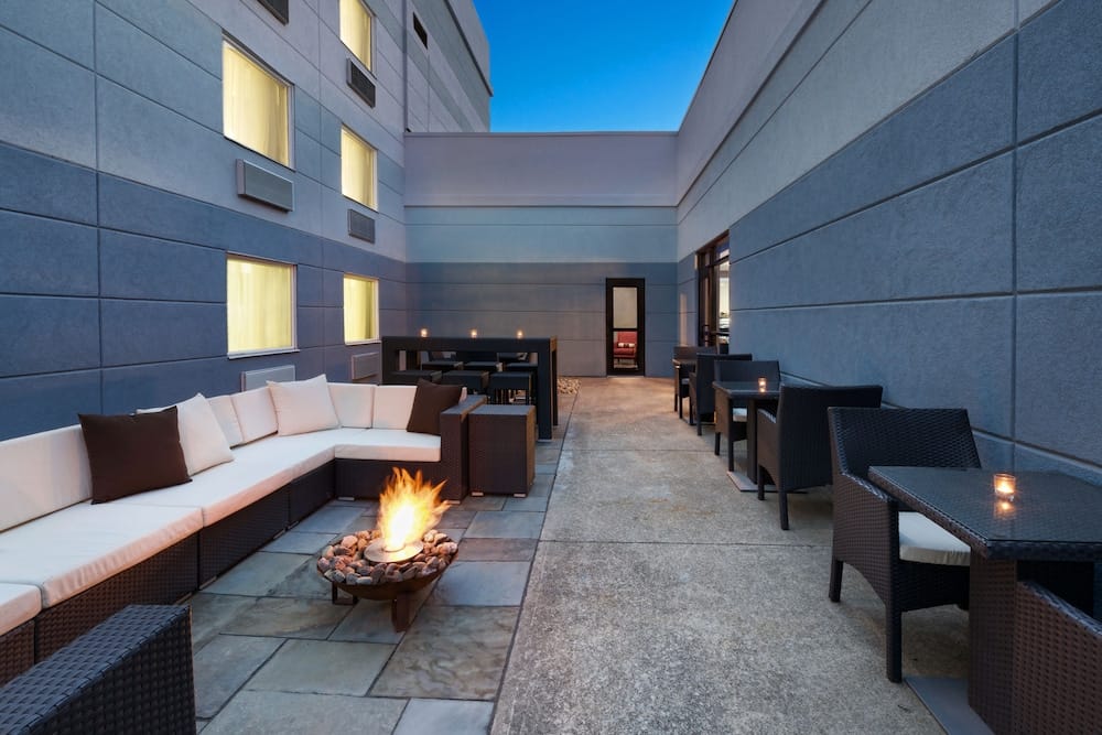 Hotel Indigo Cleveland-Beachwood, an IHG Hotel — 1