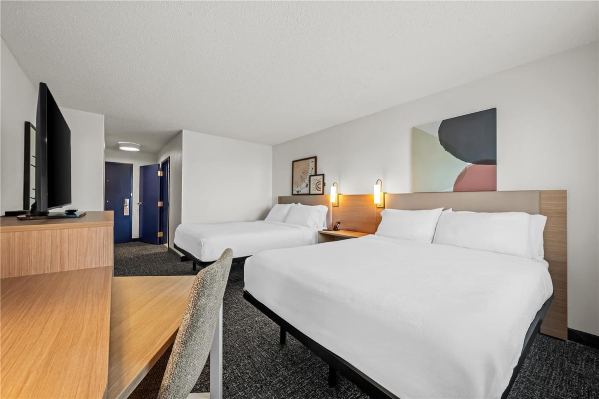 Spark by Hilton Cleveland Beachwood — 4