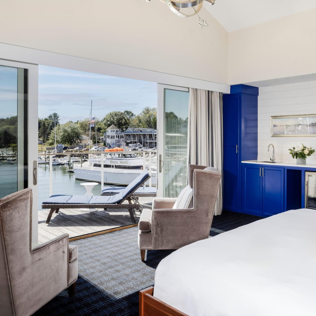 The Boathouse Waterfront Hotel — 1