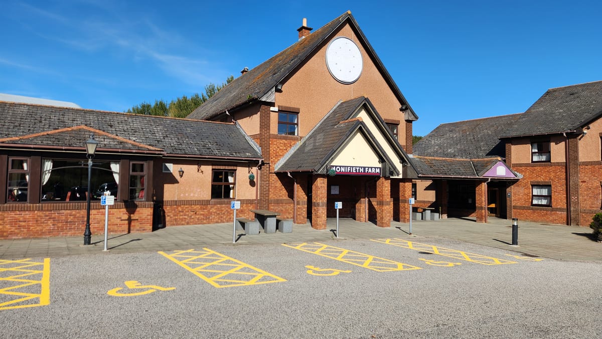 Monifieth Farm Hotel — 1
