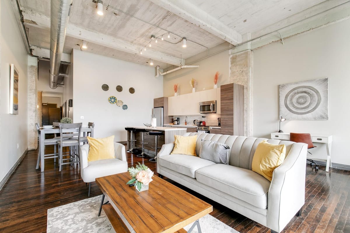 Amyfinehouse Luxury Downtown Stay — 5