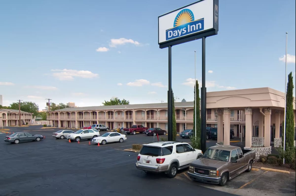 Days Inn by Wyndham Market Center Dallas Love Field — 2
