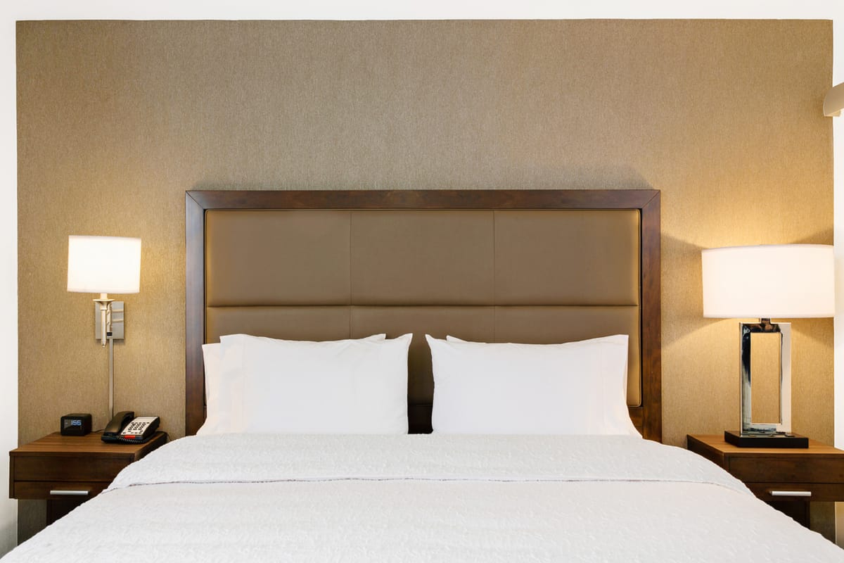 Hampton Inn & Suites Dallas Downtown — 2