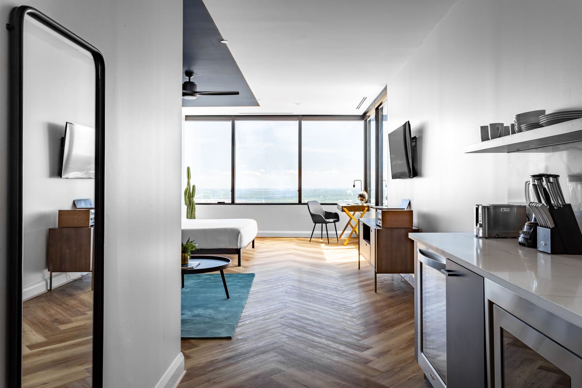 Mint House Dallas Downtown by Kasa — 3