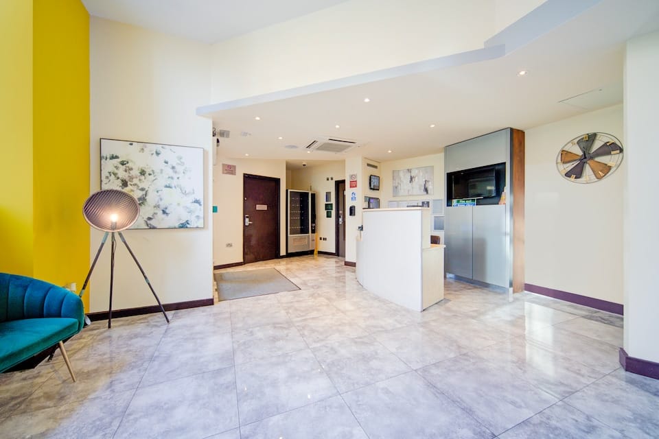 Belvilla Newport City Centre Hotel - Lifestyle — 4