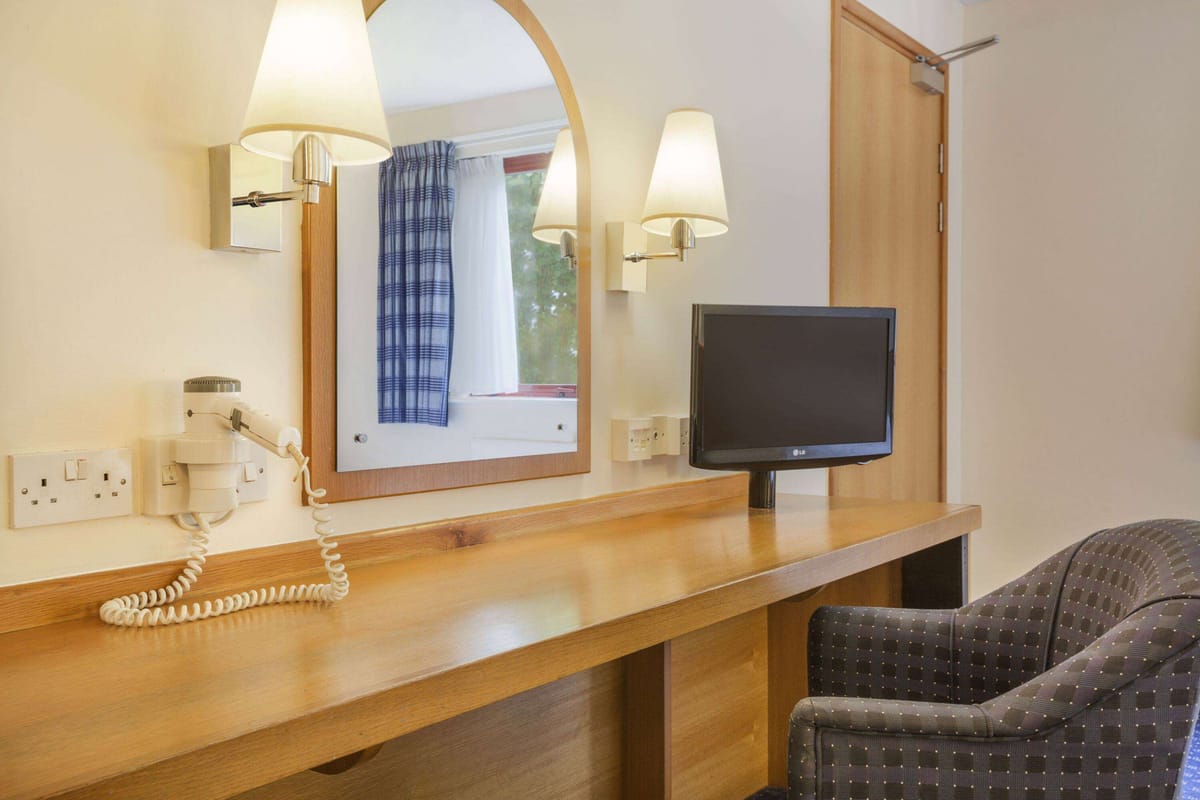 Days Inn by Wyndham Magor — 1