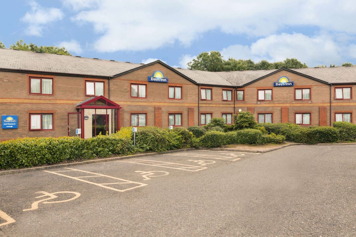 Days Inn by Wyndham Magor — 3