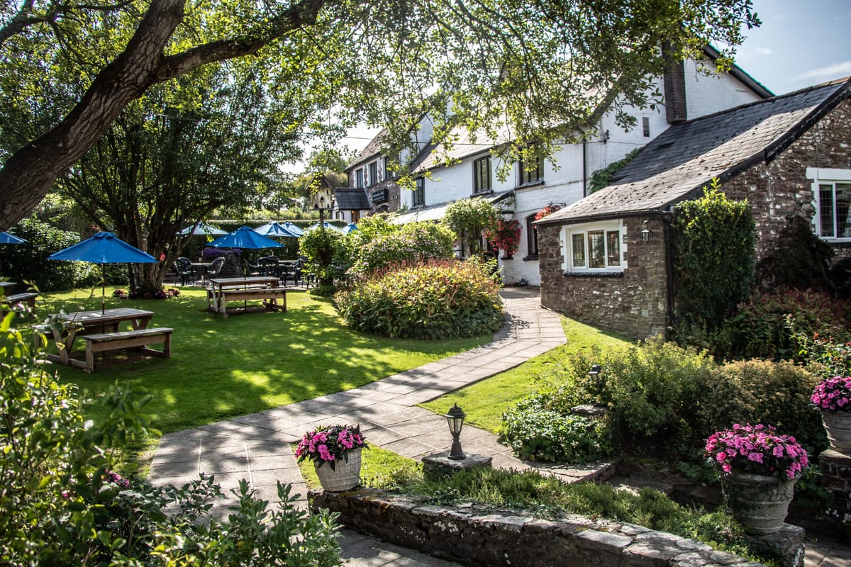 Greyhound Inn and Hotel Usk — 2