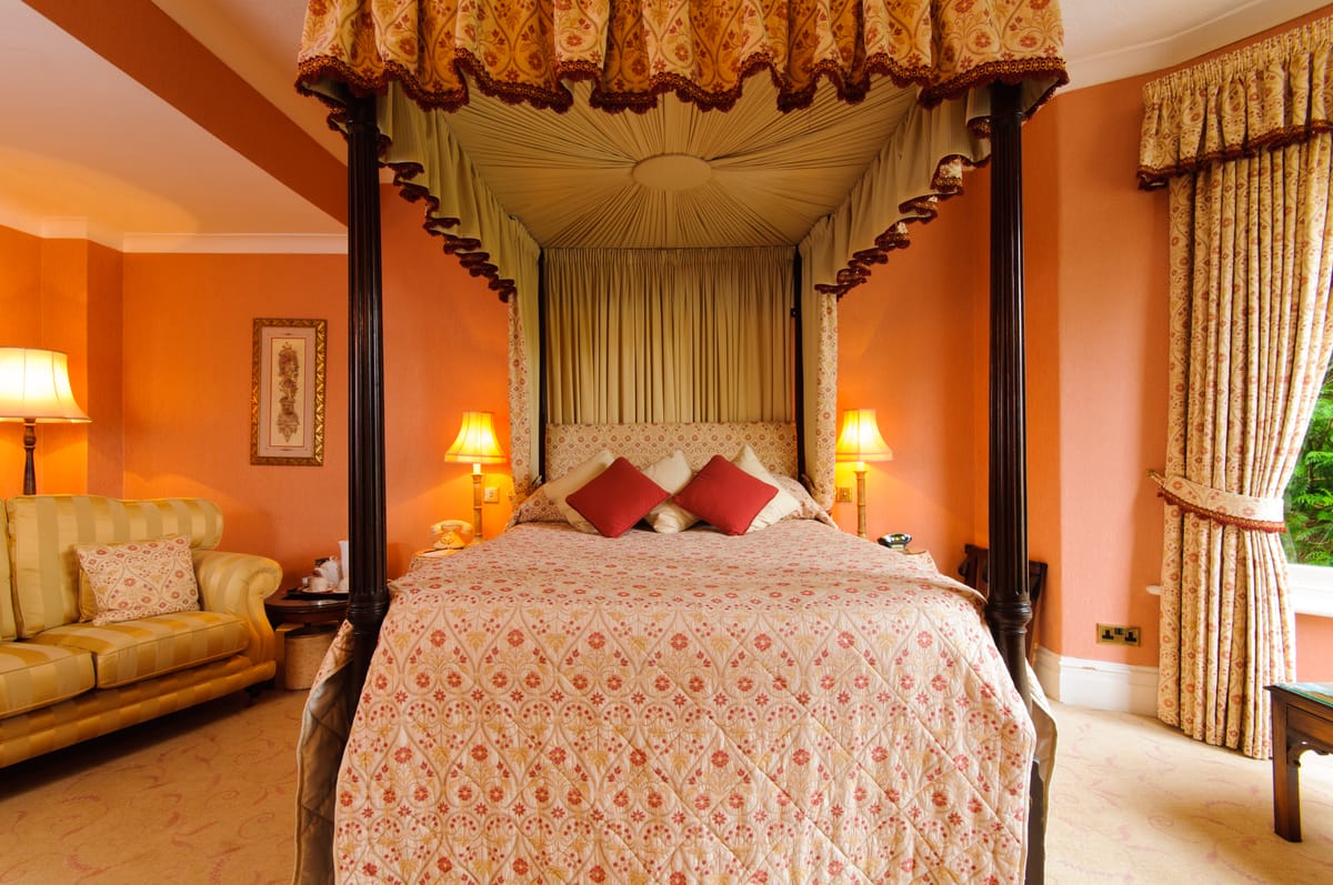 The Glen Yr Afon House Hotel — 2