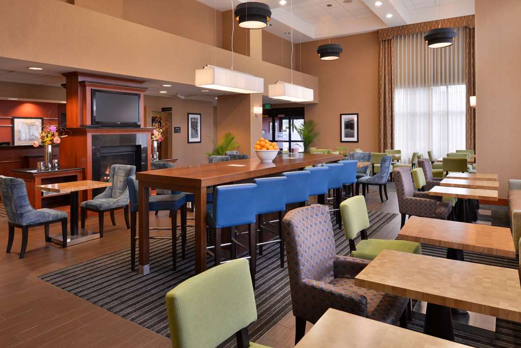 Hampton Inn & Suites Tacoma — 3