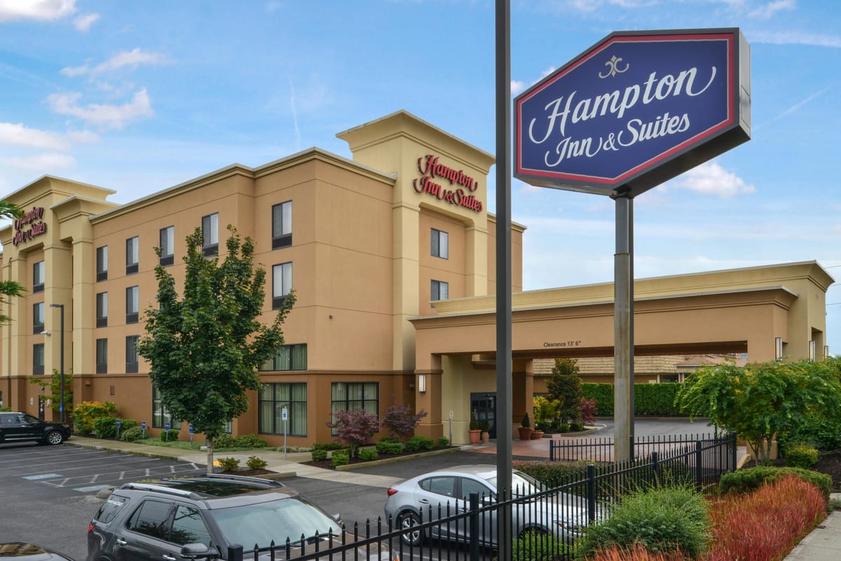 Hampton Inn & Suites Tacoma — 4