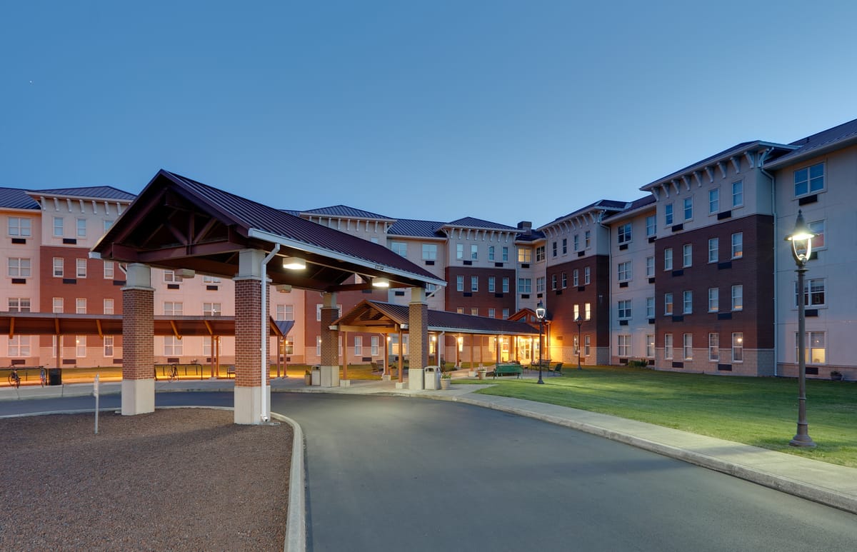 Holiday Inn Express Rainier Inn & Rainier Complex — 4