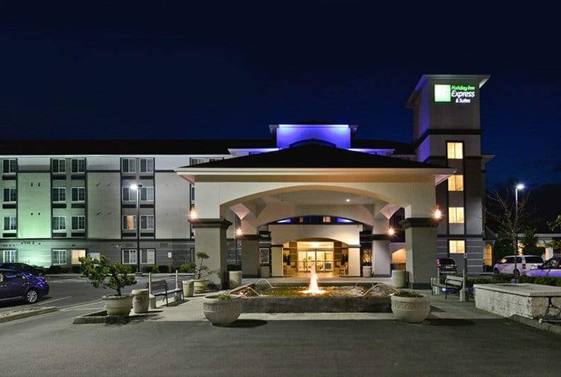Holiday Inn Express & Suites Tacoma South - Lakewood by IHG — 1