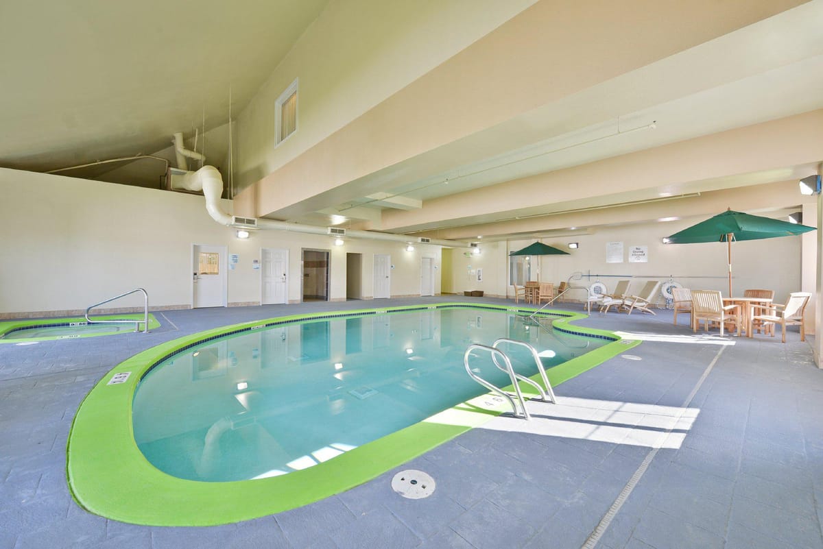 Holiday Inn Express & Suites Tacoma South - Lakewood by IHG — 5