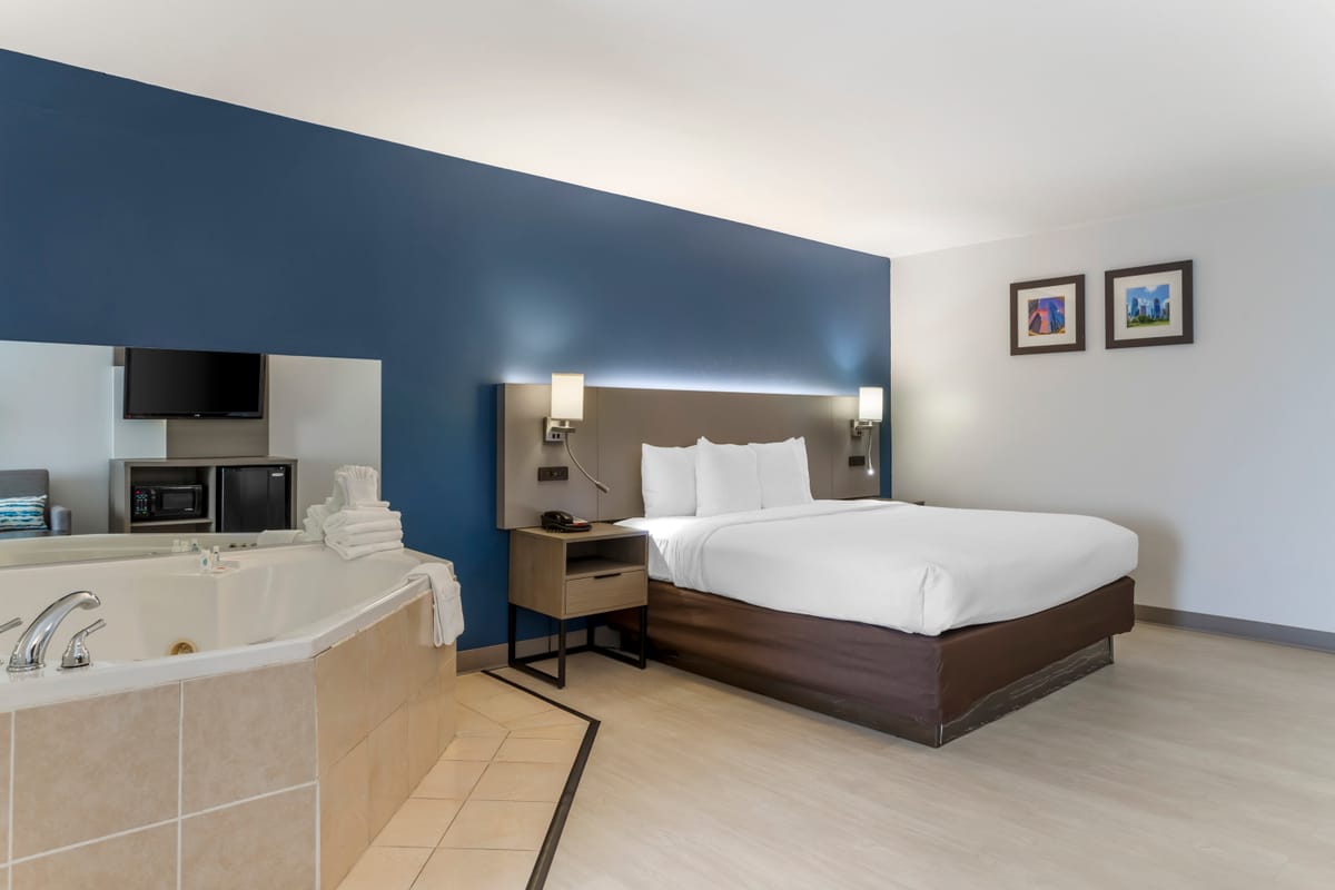 Comfort Inn & Suites Houston FM1960 - Champions — 2