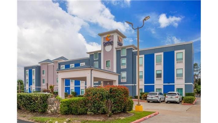 Comfort Inn & Suites Houston FM1960 - Champions — 5