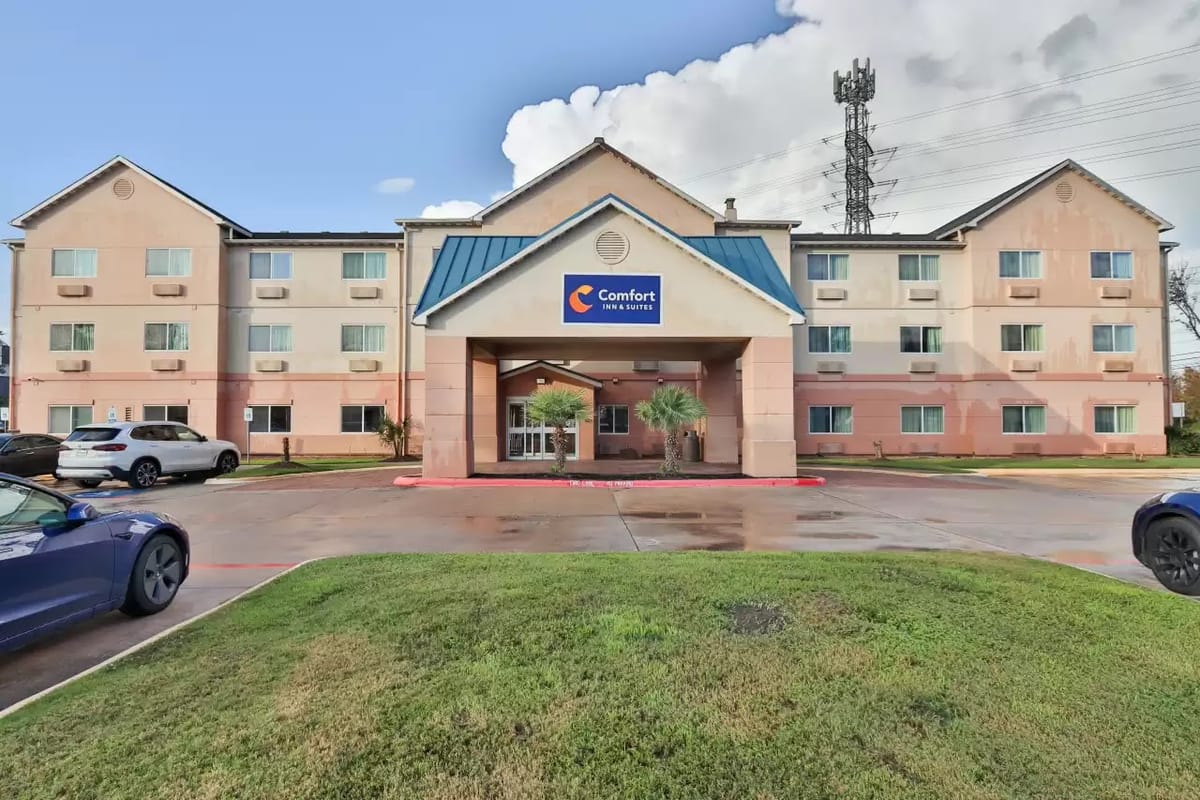 Comfort Inn & Suites Houston North - Spring — 2