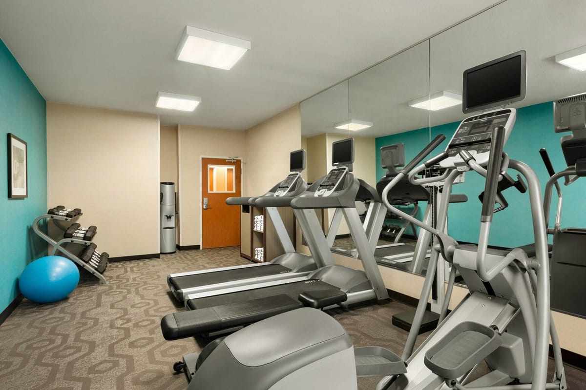 Comfort Inn & Suites Houston North - Spring — 5