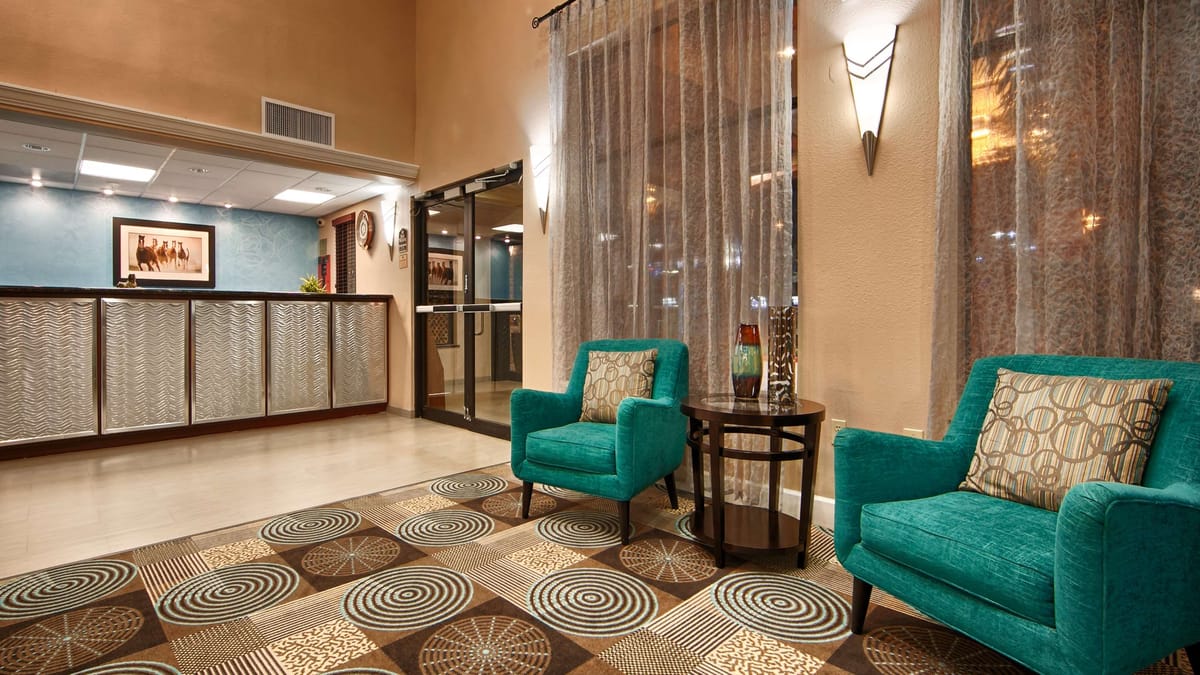 Days Inn & Suites Sam Houston Tollway — 2