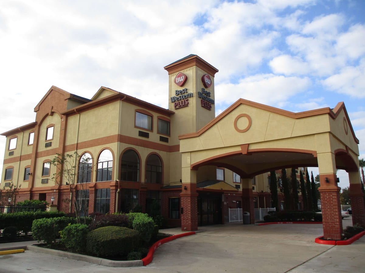 Days Inn & Suites Sam Houston Tollway — 3