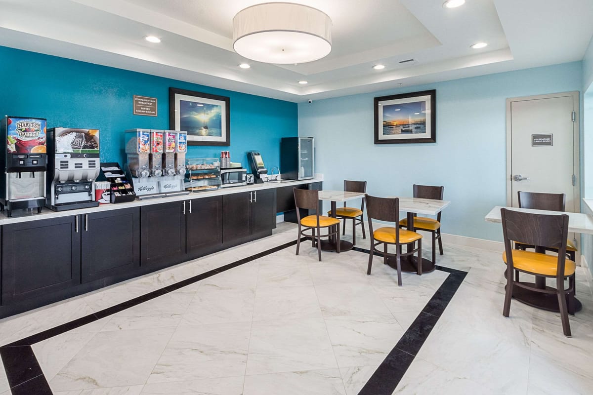 Econo Lodge Inn & Suites Houston NW-Cy-Fair — 2
